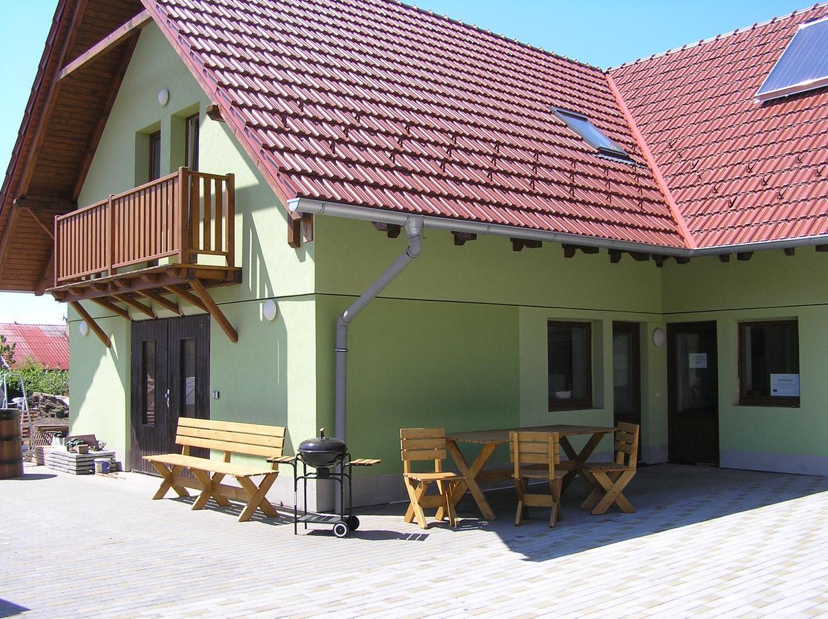 Penzion U Tomasu Vsechovice Экстерьер фото